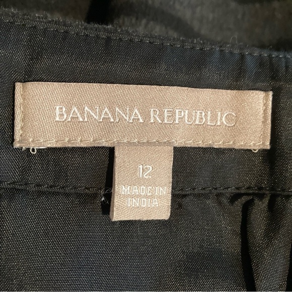 Banana Republic Pencil Mini-Skirt, Size 12, Gray & Black Stripes, Wool Blend - Picture 2 of 8